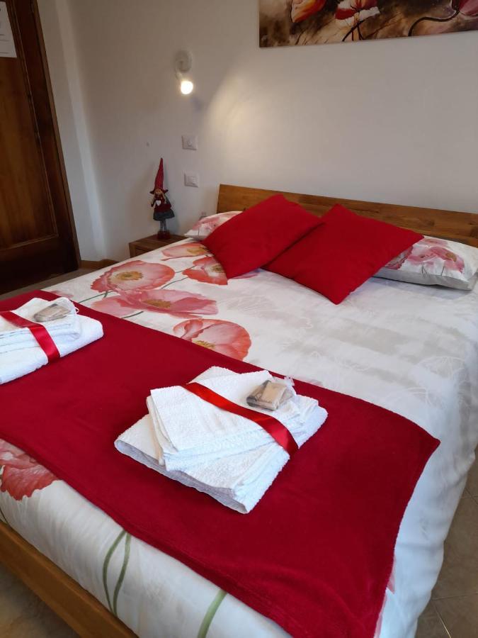 B&B La Casa Di Loretta Paderno Εξωτερικό φωτογραφία