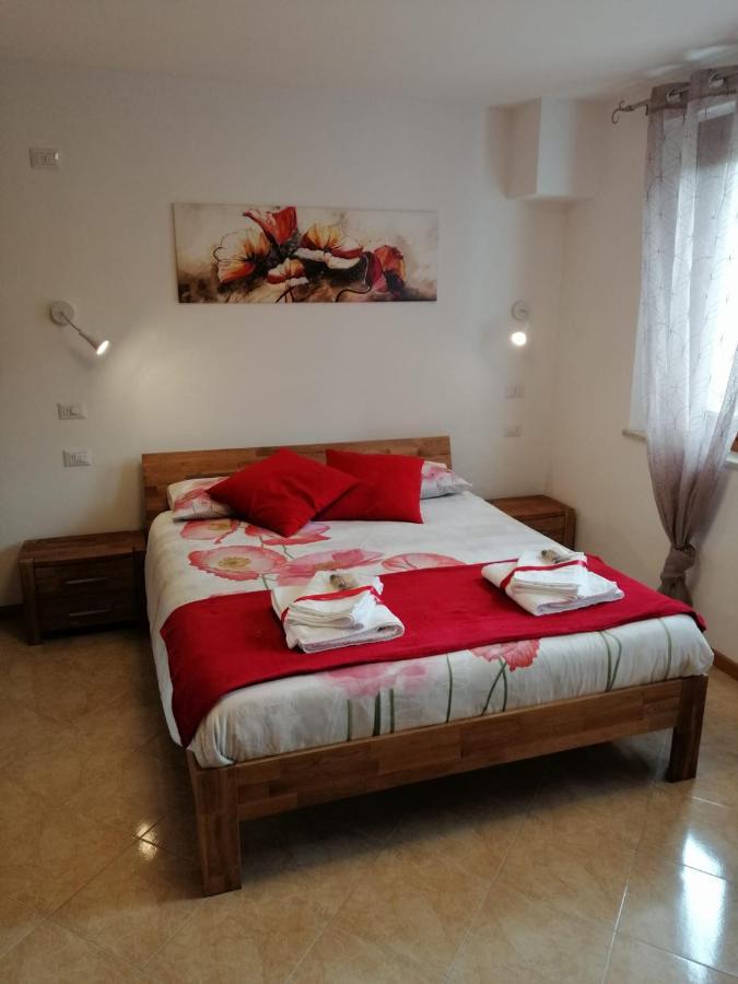 B&B La Casa Di Loretta Paderno Εξωτερικό φωτογραφία