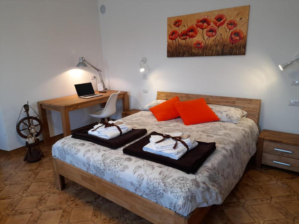 B&B La Casa Di Loretta Paderno Εξωτερικό φωτογραφία